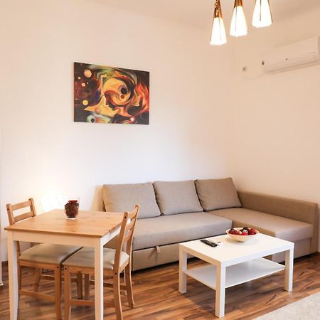 Ultracentral Apartament With Balcony - Old Town บูคาเรสต์ ภายนอก รูปภาพ