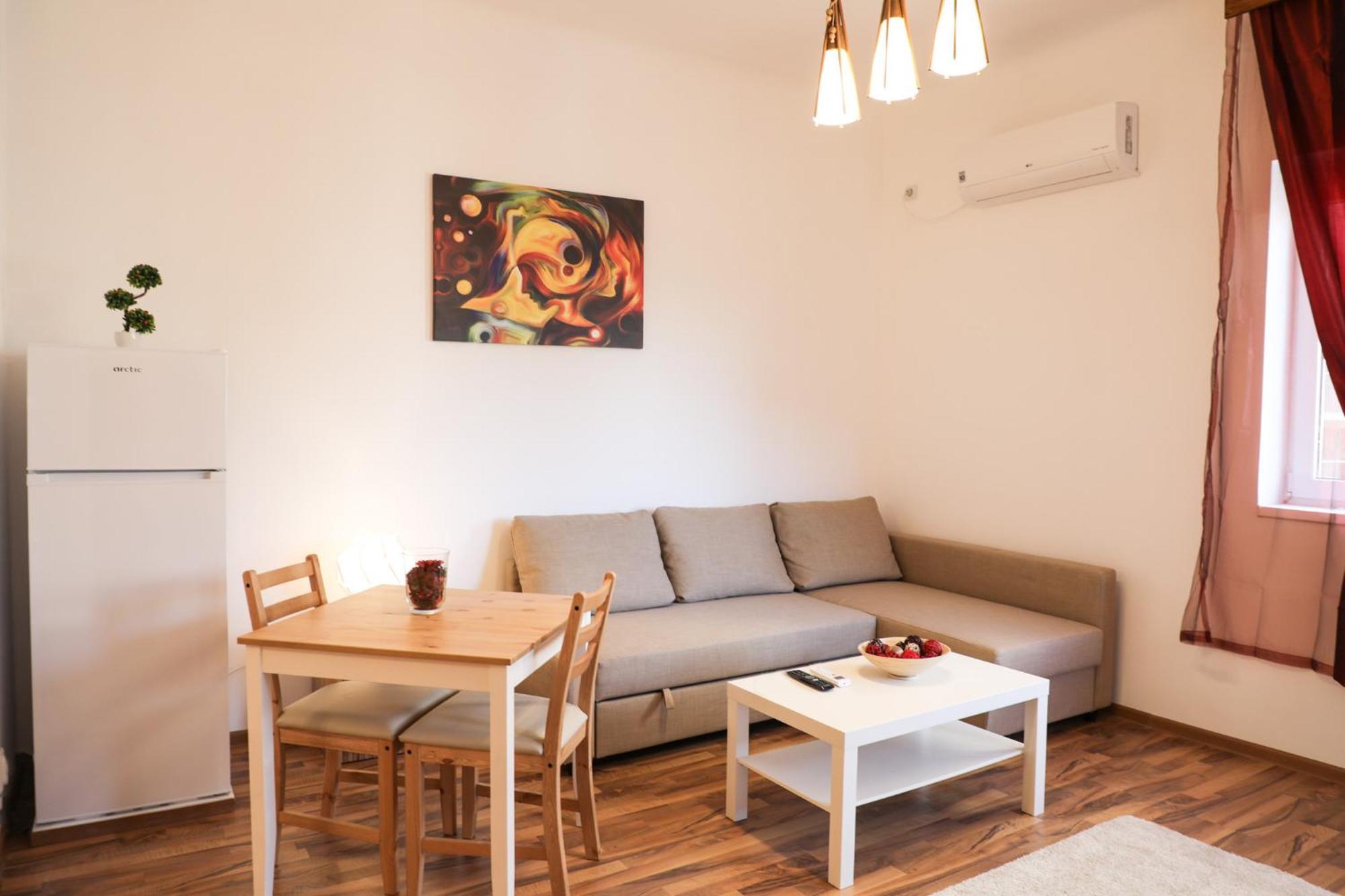 Ultracentral Apartament With Balcony - Old Town บูคาเรสต์ ภายนอก รูปภาพ